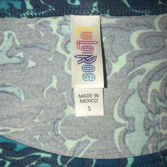 Never worn before lularoe blue classic t💙 - Picture 2 of 2